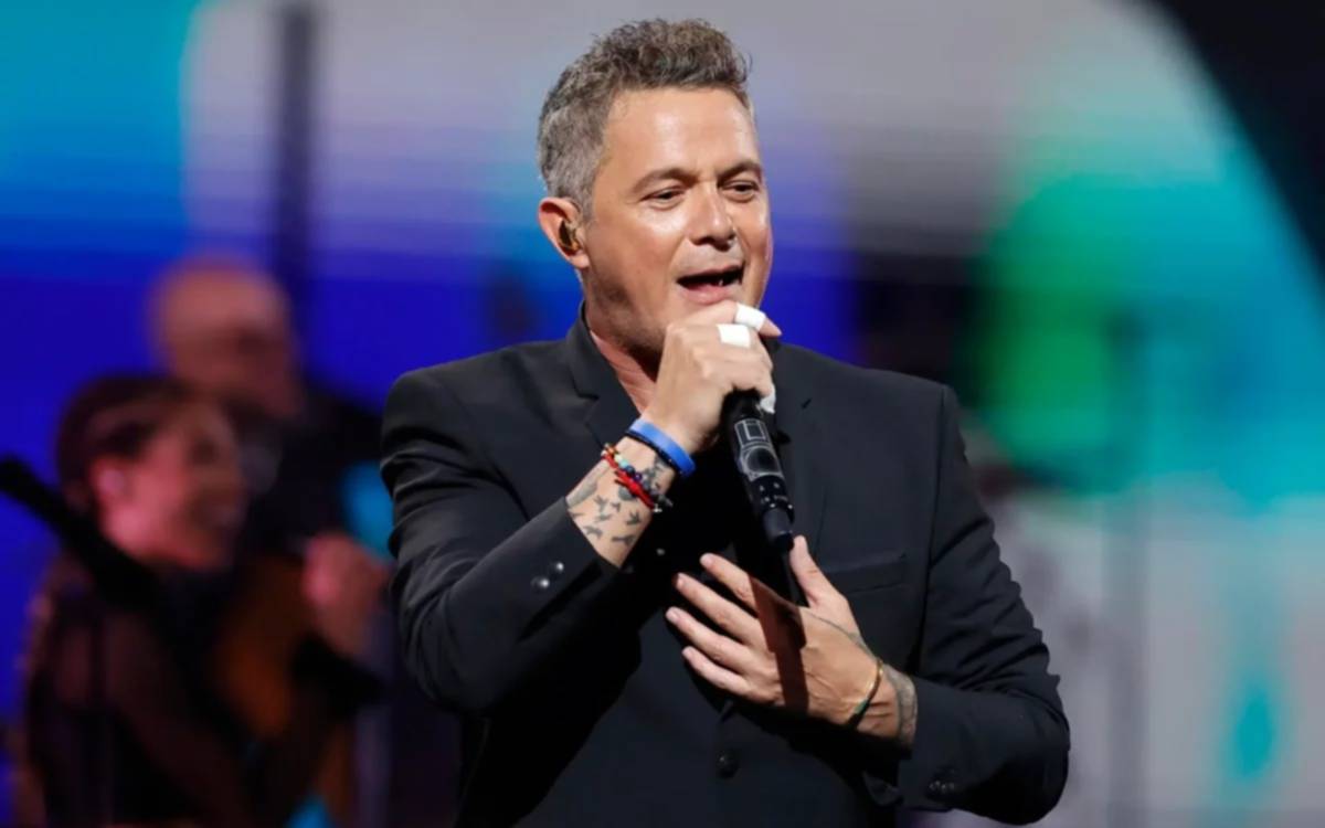 Alejandro Sanz se defiende de las acusaciones de Ivet, fan y ex pareja: “Me ofreciste invertir en tu negocio”