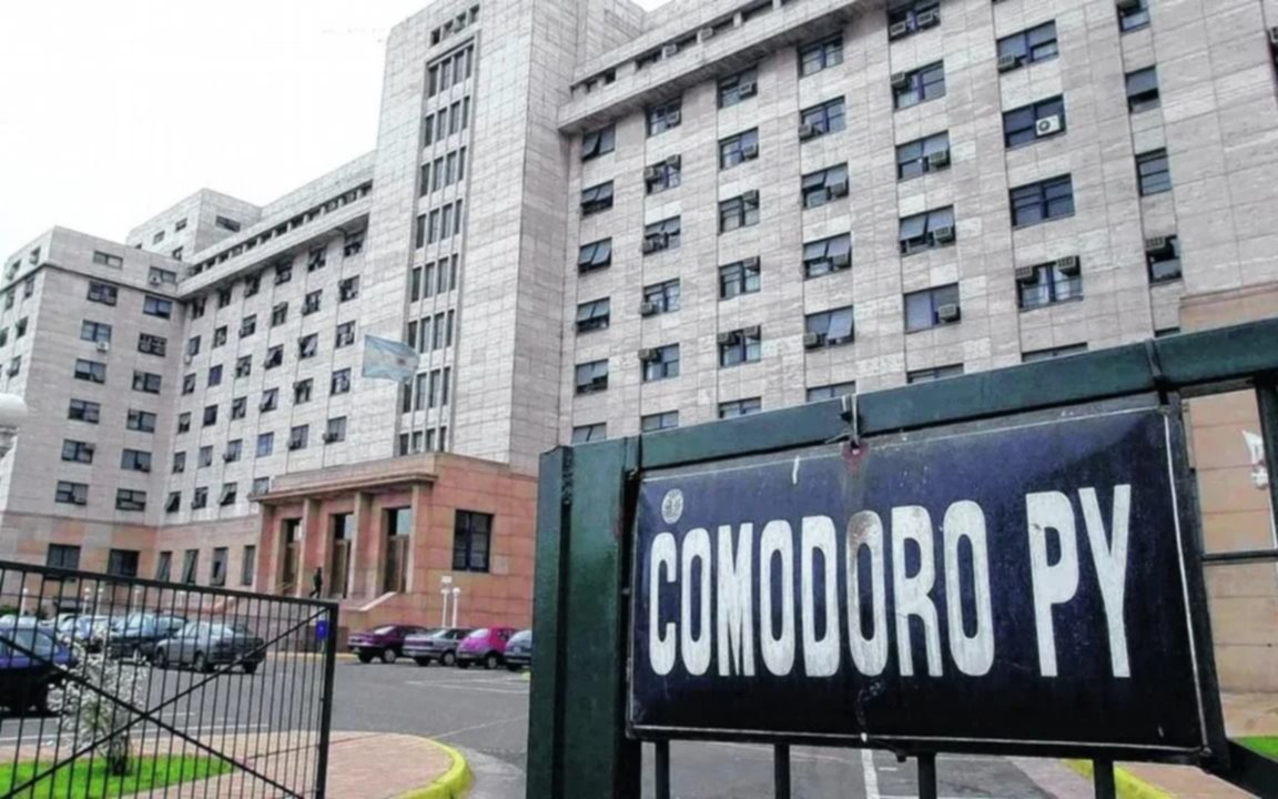 Causa Vialidad: se presentaron otros tres condenados y quedaron detenidos
