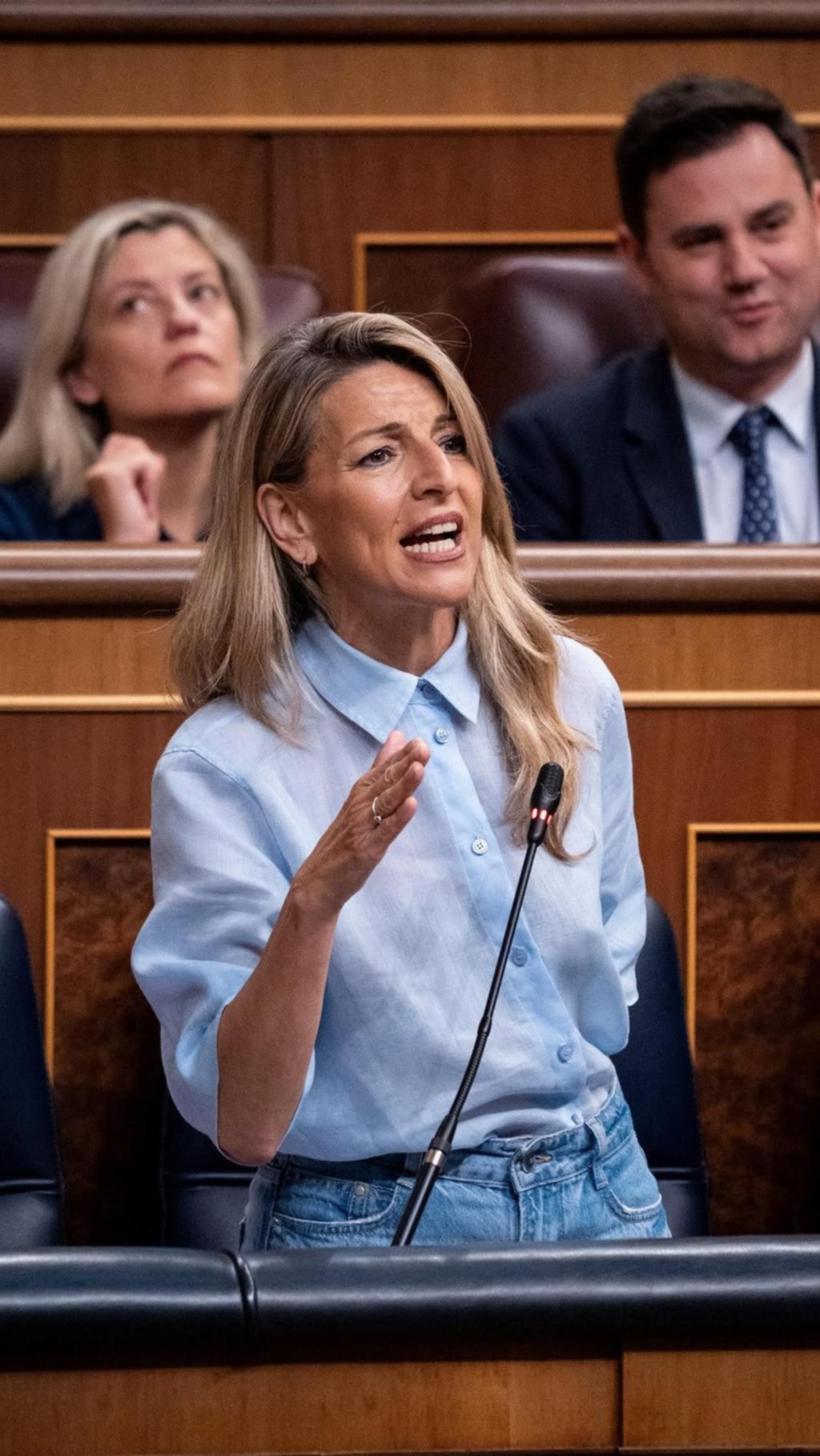 La ministra y vice que le da la espalda a Pedro Sánchez