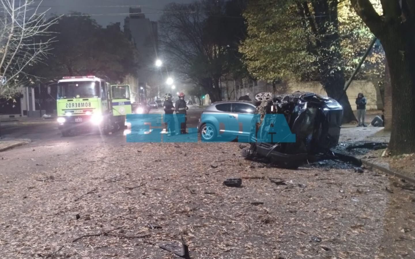Choque y vuelco en el centro de La Plata: "La explosión fue terrible"