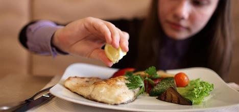 El consumo habitual de pescado no hace más inteligentes a los niños