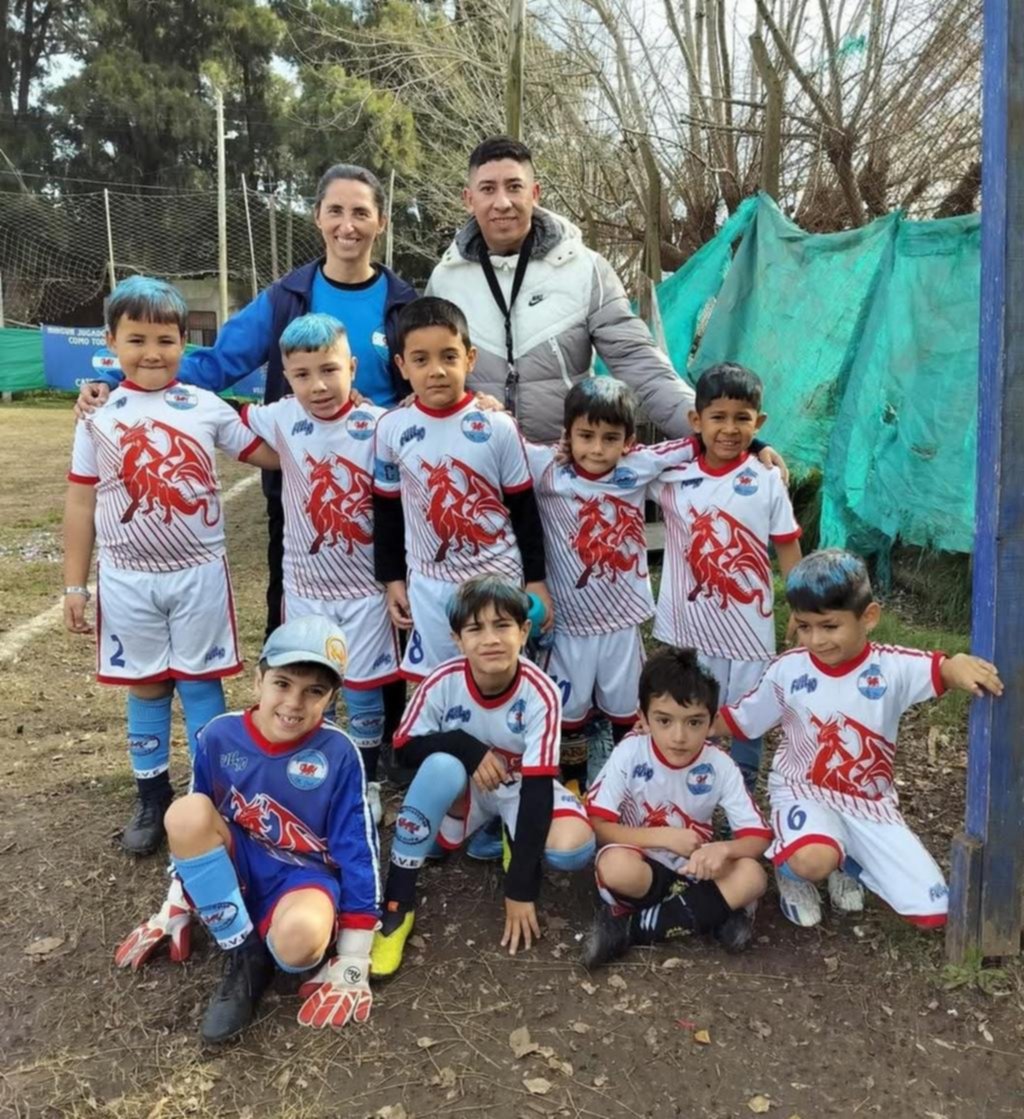 Círculo Unidos, uno de los clubes con pocos años de vida, inauguró su canchita en 89 y 143. ¡Felicitaciones!