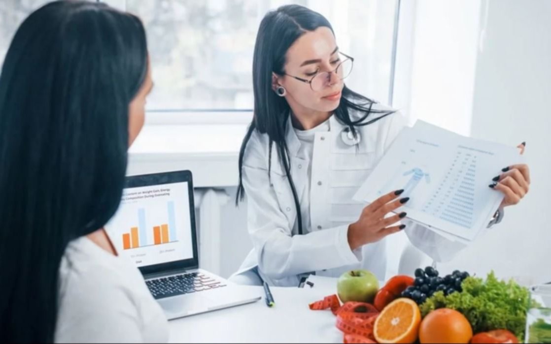Una nutricionista de La Plata denunció que suplantaron su identidad con IA para realizar estafas en su nombre