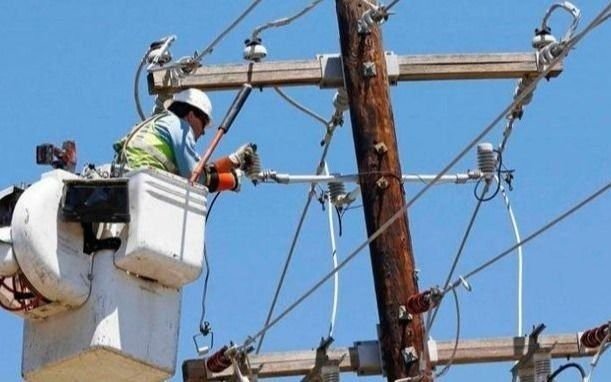 Aún hay barrios sin luz en La Plata tras el fuerte temporal