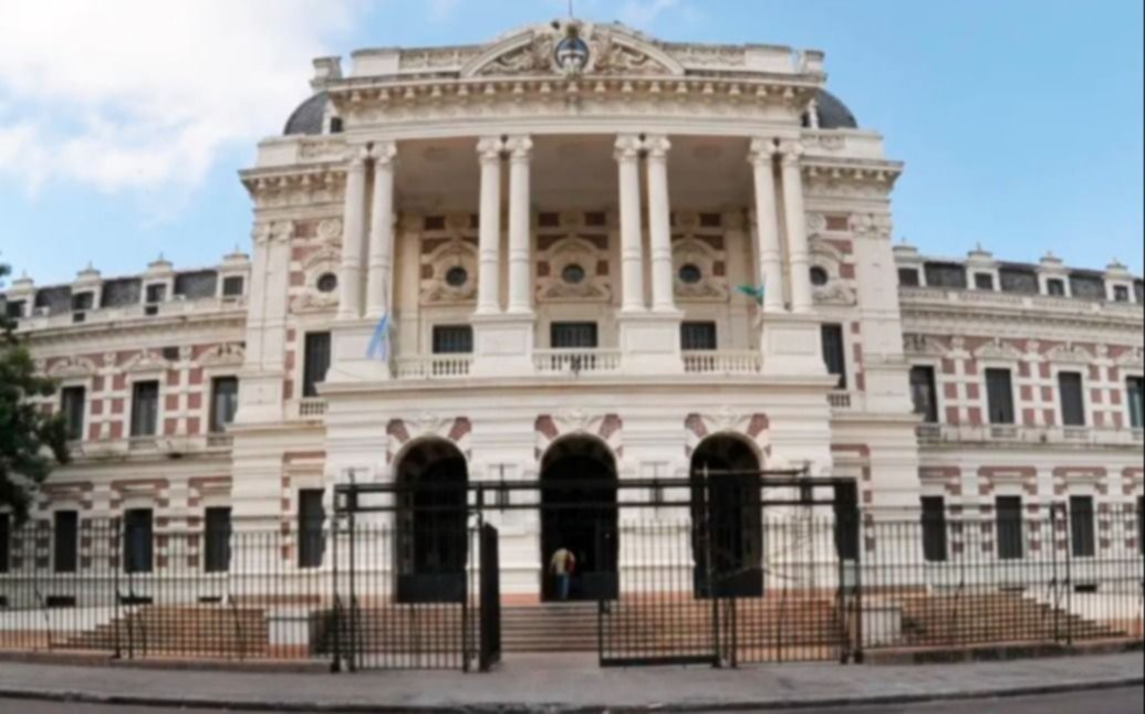 Día del Trabajador del Estado: la atención en ministerios y el Banco Provincia, y qué pasa con los municipales