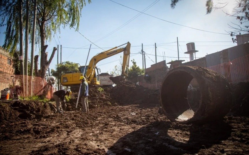 El Municipio de Quilmes avanza con obras de pavimento en La Paz y Unión Vecinal