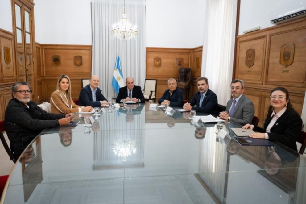 Ir por otro mandato: el Gobierno tira a correr la idea