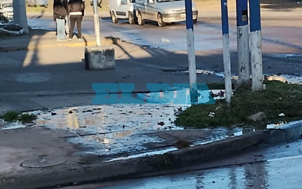 Enorme desborde cloacal molesta a los vecinos del barrio Cementerio
