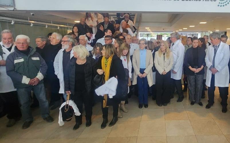 Trabajar tras jubilarse, el fuerte debate que se instaló entre los médicos: qué proponen