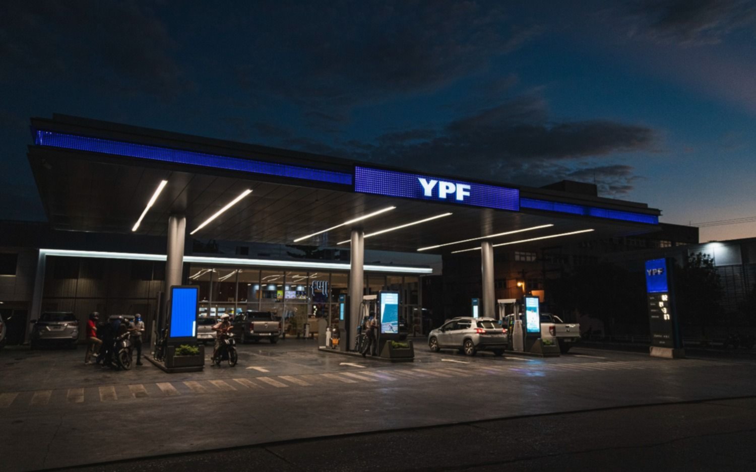 YPF ya vende más barato sus combustibles de madrugada