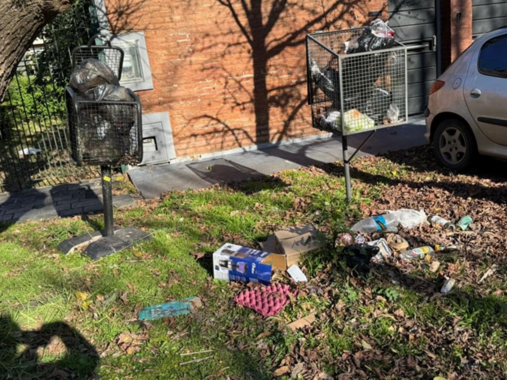 En una zona de Gonnet piden que se haga la recolección de la basura