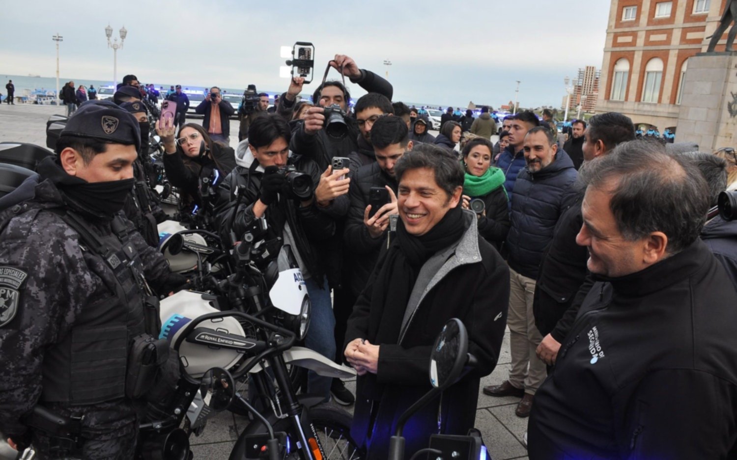 Kicillof le respondió a Milei: “El que insulta y grita es porque no tiene razón”