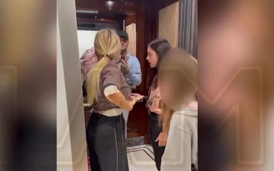 Tensión, policías en el edificio y Wanda "atrincherada" en el departamento