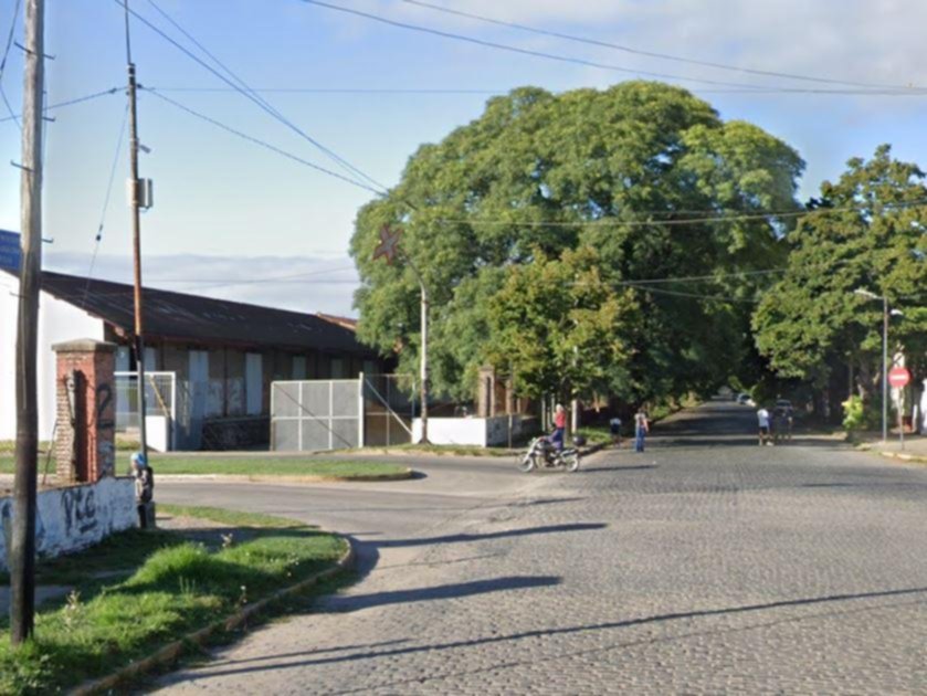A plena luz del día huyen con un millonario botín