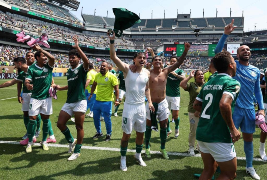 Palmeiras ganó el duelo brasileño en tiempo extra