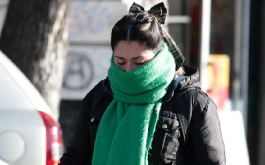 Frío y lloviznas en La Plata este domingo: así sigue la ola polar, ¿con chance de nieve?
