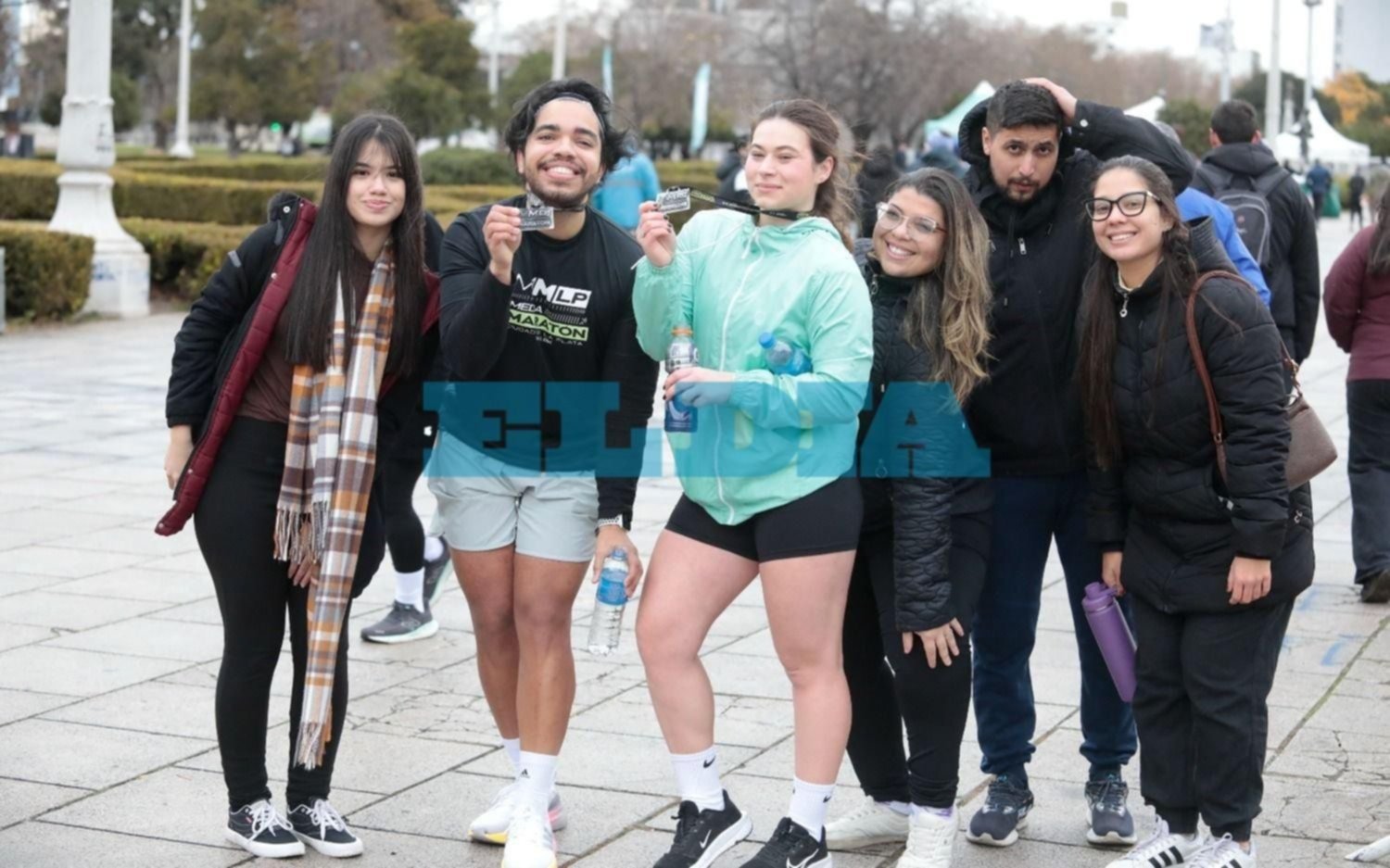 EN  FOTOS.- Todo el color y los ganadores de la media maratón de La Plata