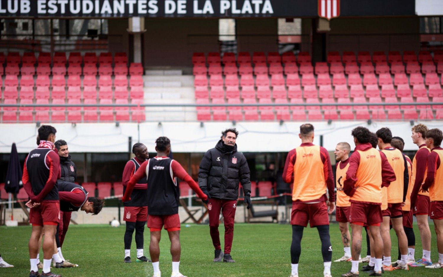 Estudiantes entrenó en UNO, a días de la final con Vélez: quiénes jugaron y quiénes entrenaron diferenciado