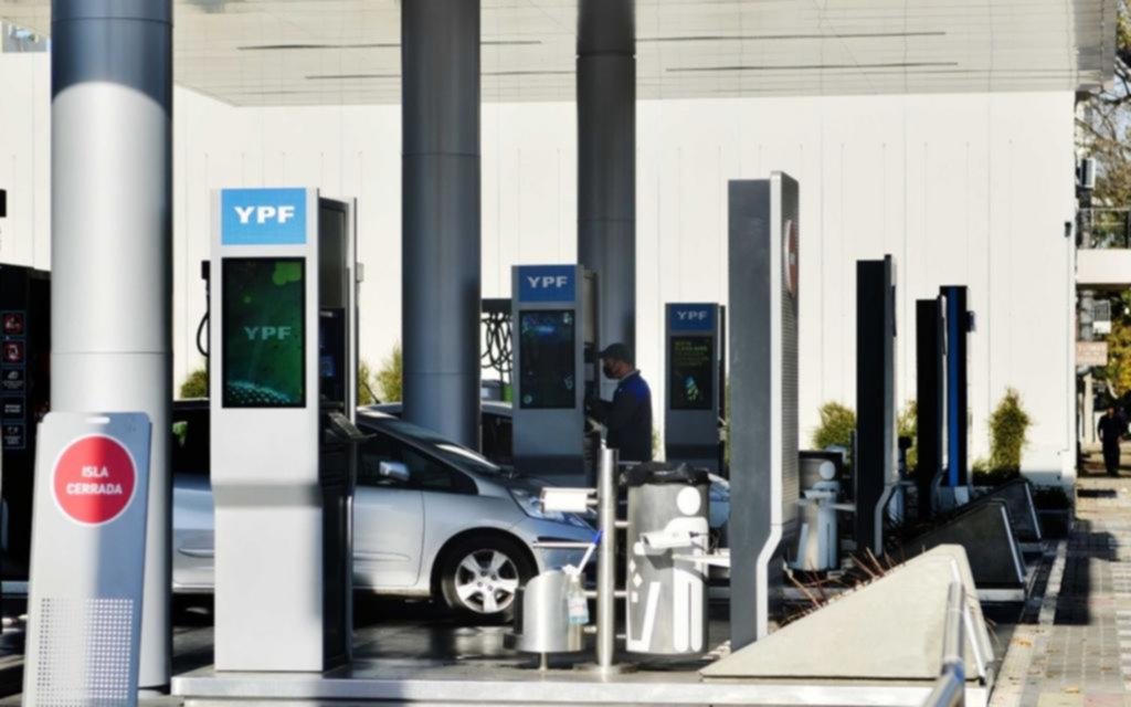 El combustible sube y ya se paga más caro que en otros países