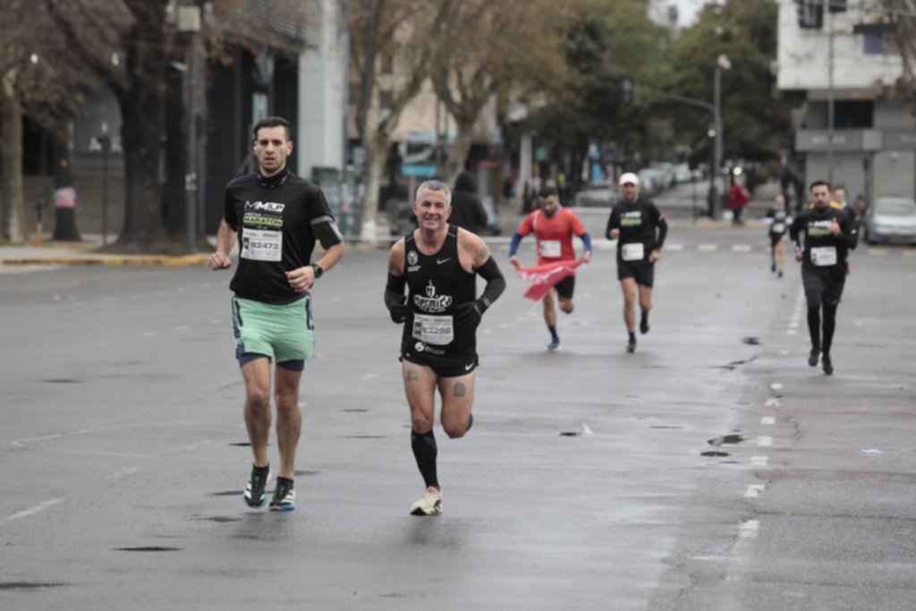 Con más de 3.500 atletas, se corrió la media maratón