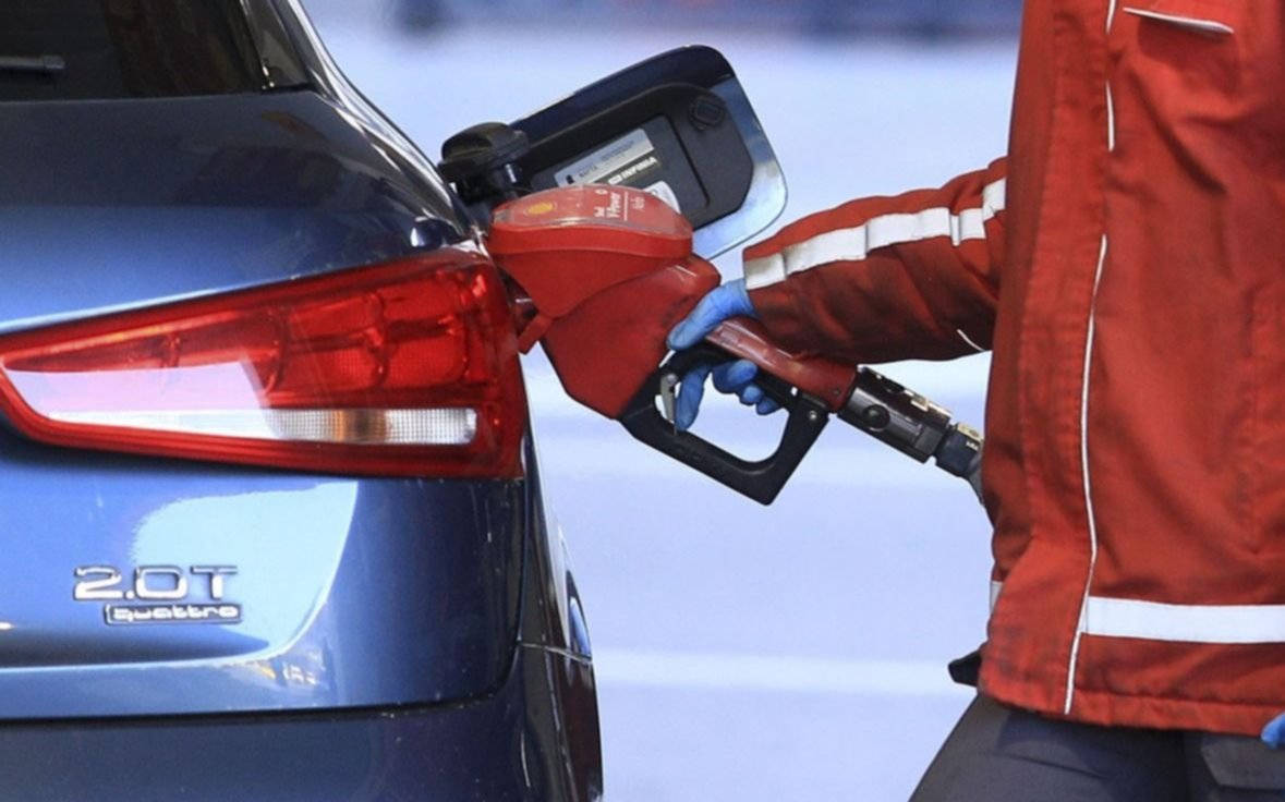 Por qué en los próximos días aumentaría otra vez el precio de los combustibles