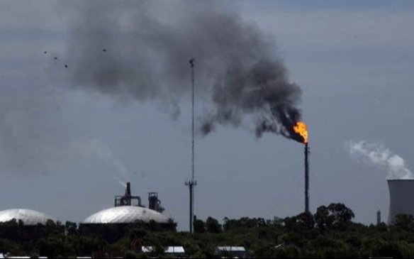 La Refinería YPF de La Plata explicó a qué se debe la intensa antorcha que alertó a los vecinos