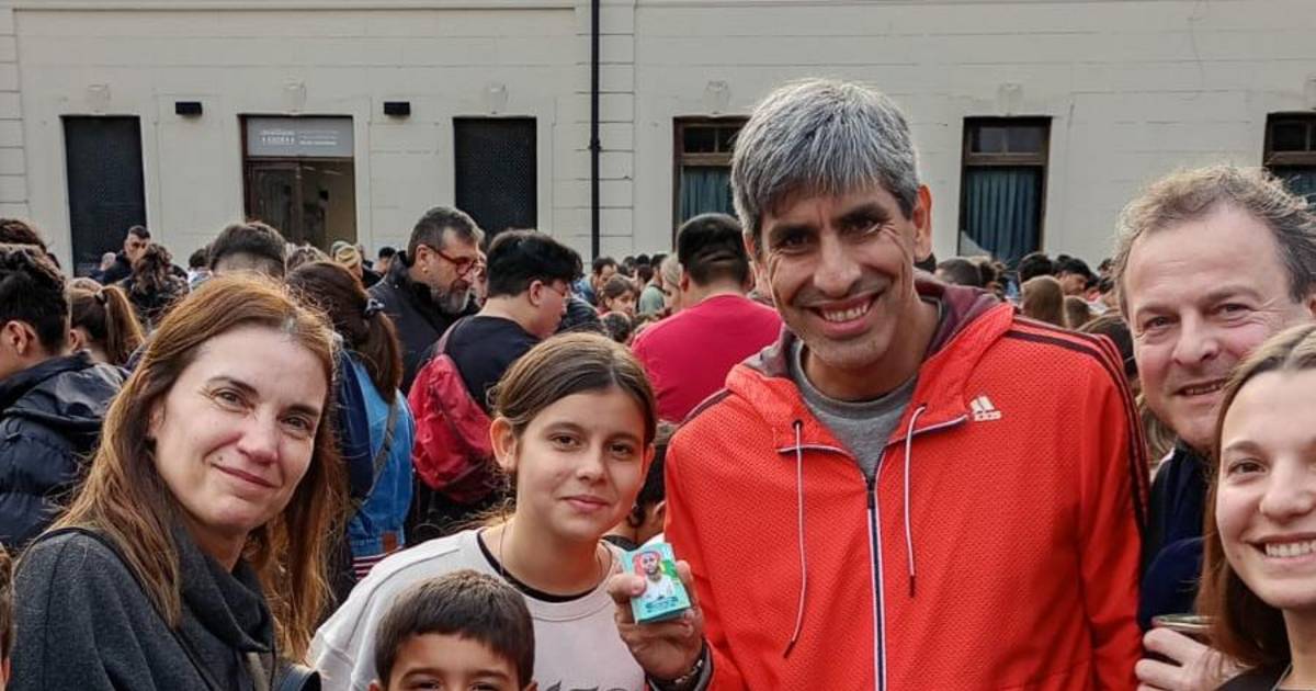 El furor por las figus del Mundial copó 19 y 51 | El Dia