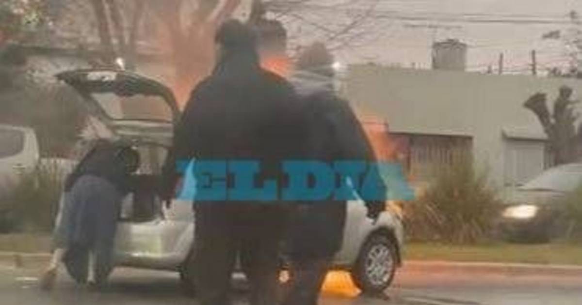 VIDEO.- Susto y desesperación para una monja al incendiarse su auto en La Plata | El Dia