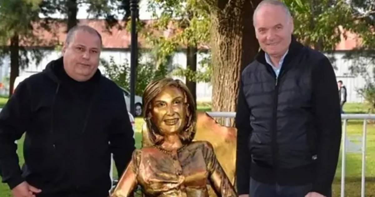 El escultor de la polémica estatua de Mirtha Legrand rompió el silencio y fue filoso con la conductora | El Dia