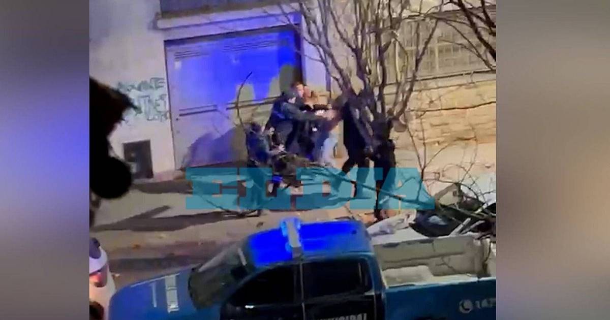 La Plata | Golpes, gritos y tensión en la Zona Roja entre agentes municipales y dos mujeres | El Dia