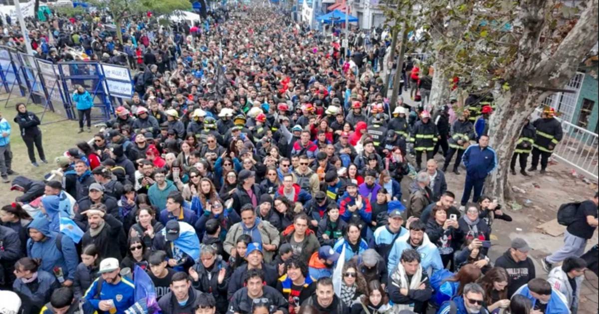 Kicillof destacó que la despedida al Indio Solari se desarrolla en calma" | El Dia