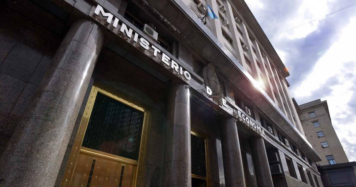 Evacuaron el Ministerio de Economía por una supuesta amenaza de bomba | El Dia
