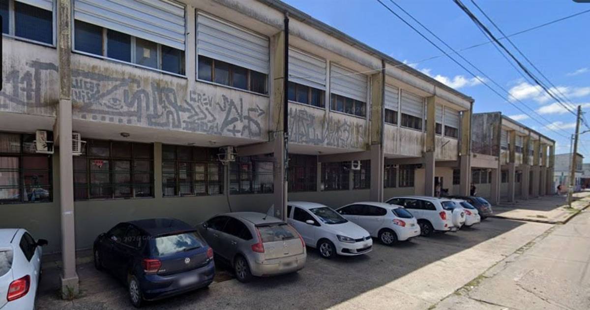 Una alumna de 15 años intentó quitarse la vida en el baño de un colegio en La Plata | El Dia