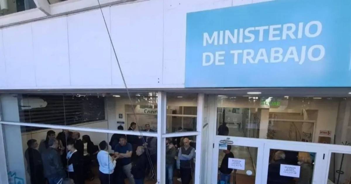 Paritaria bonaerense | Cómo llegan los estatales y docentes a la reunión salarial con la Provincia: oferta, reclamos y tironeos | El Dia