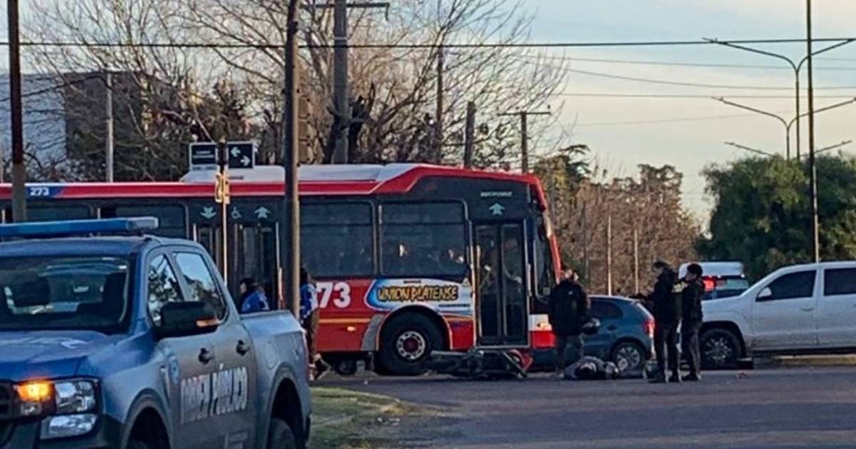 Fuertes demoras en Camino Centenario tras un accidente | El Dia