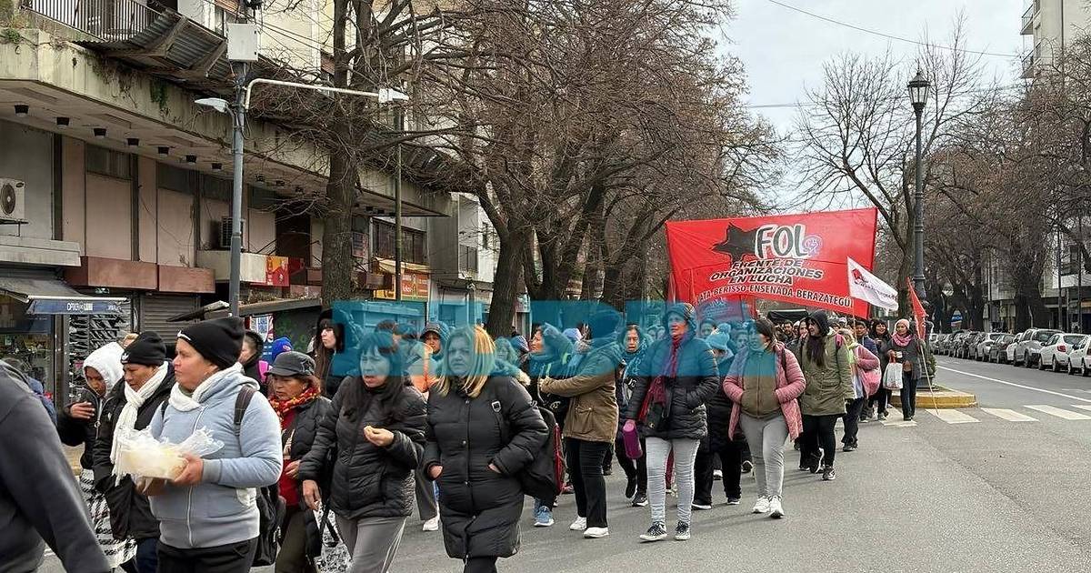 Caos de tránsito en La Plata: organizaciones sociales marchan en el centro | El Dia