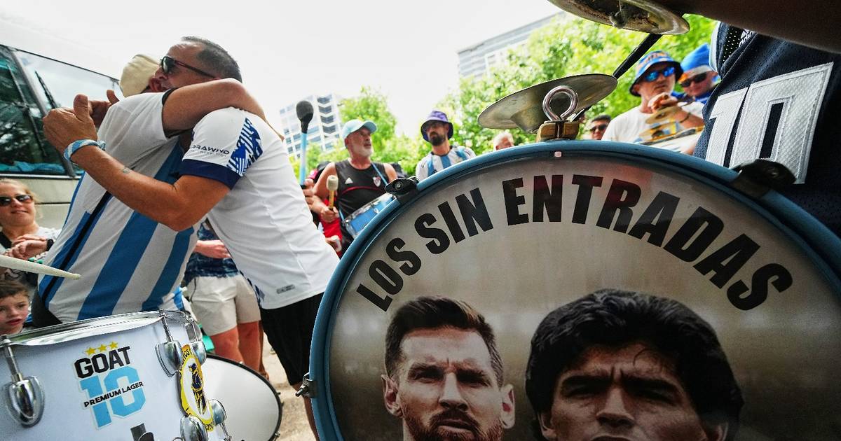 La salvaje inflación en la reventa de tickets duplica la histeria popular vivida en Kansas | El Dia