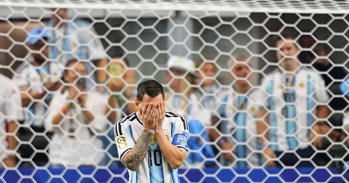 Argentina vs Austria, Mundial | Lionel Messi desperdició el penal tras la falta a Lautaro Martínez | El Dia