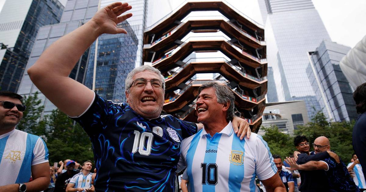 Locura en Manhattan: la marea de argentinos que copó un bar de Nueva York para ver el partido contra Austria | El Dia