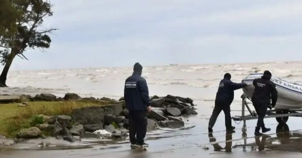 Encuentran un cuerpo flotando en el Río de la Plata e investigan si es uno de los pescadores | El Dia