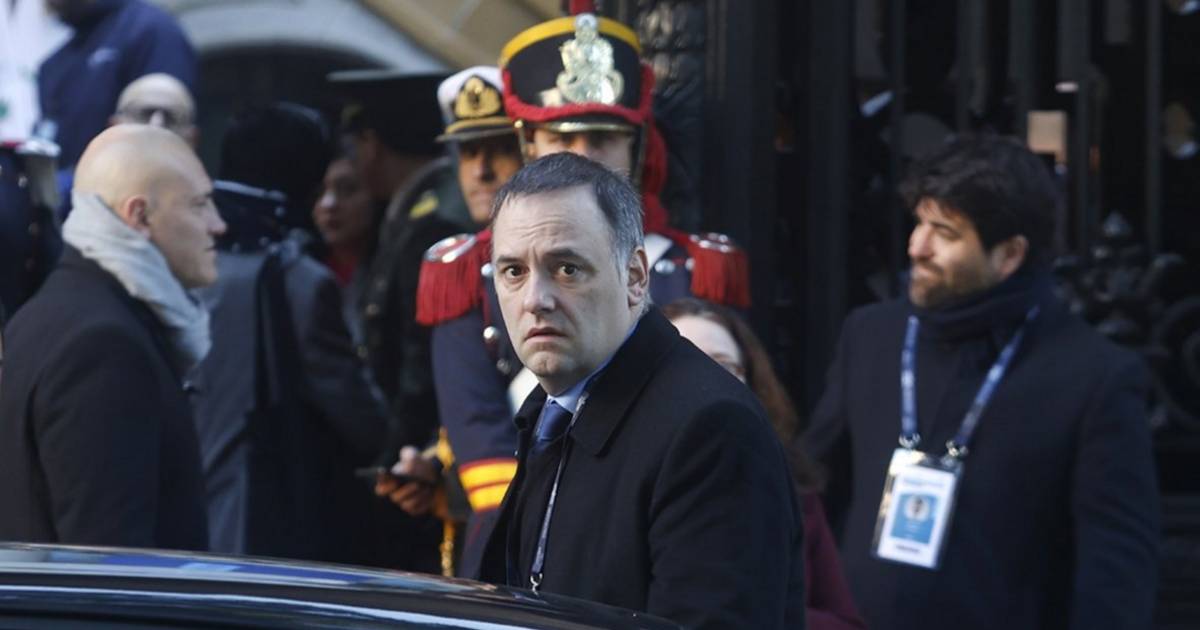 Me han tratado de delincuente y corrupto: la carta completa de Adorni a Milei para anunciar su renuncia | El Dia