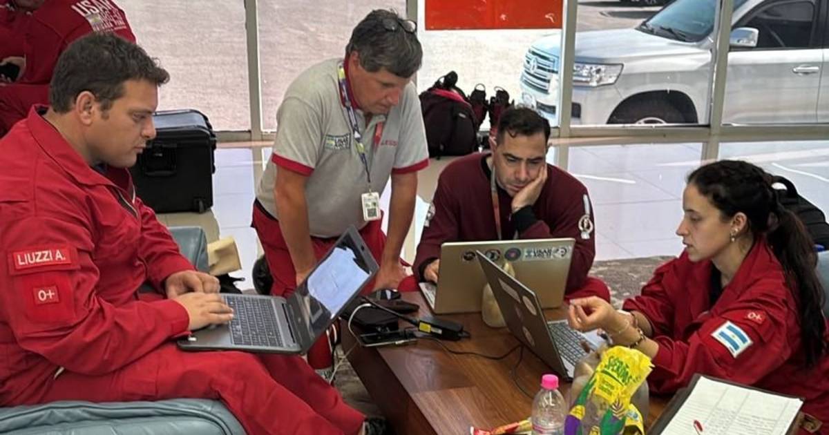 La bombera de La Plata ya trabaja en La Guaira, la zona más afectada de Venezuela | El Dia