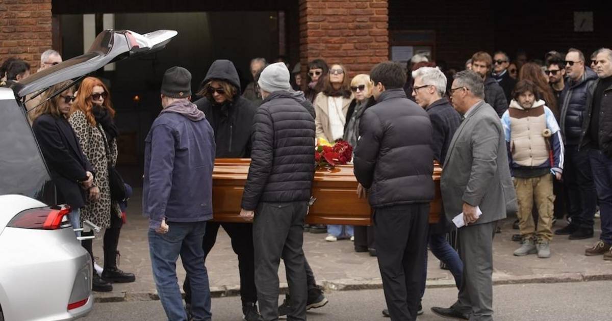 Último adiós: familiares y amigos despidieron a Ernestina | El Dia