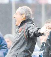 "La patada a Monzón la ven desde (empotrar las dos lineas de abajo, en foto) la cancha de Tigre"