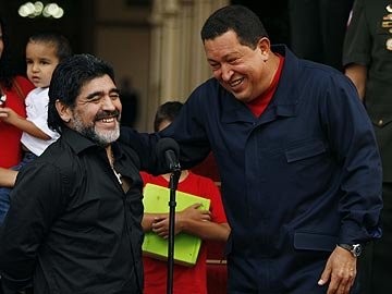Chávez anuncia que Venezuela 
rompe relaciones con Colombia