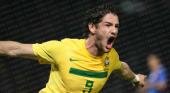 Brasil recuperó la memoria, goleó y clasificó primero