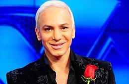 Flavio pide perdón, pero vuelve al ataque