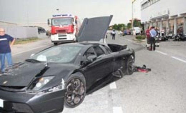 El choque de lujo: Lamborghini versus BMW - Información General