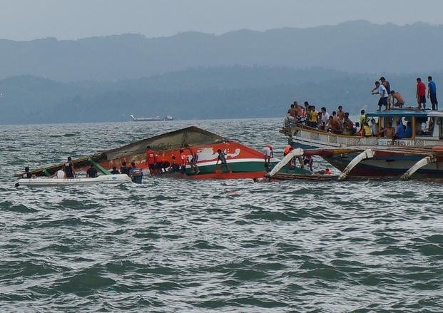 Filipinas: al menos 36 muertos al naufragar un ferry