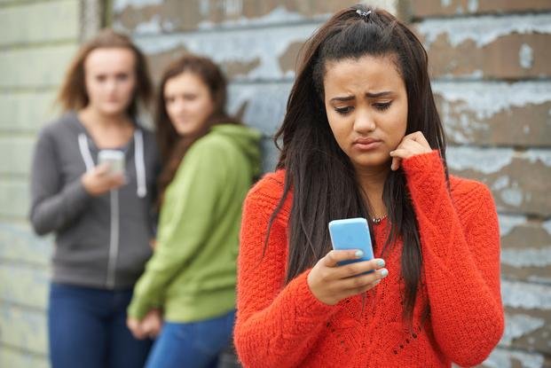 Redes sociales: sólo tres de cada diez chicos que sufren agresiones pide ayuda
